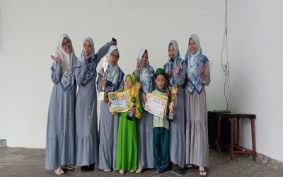 Dari Jari Penuh Warna hingga Juara: Kisah Prestasi RA Anak Sholeh”